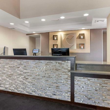 Comfort Inn Airport Manchester Buitenkant foto