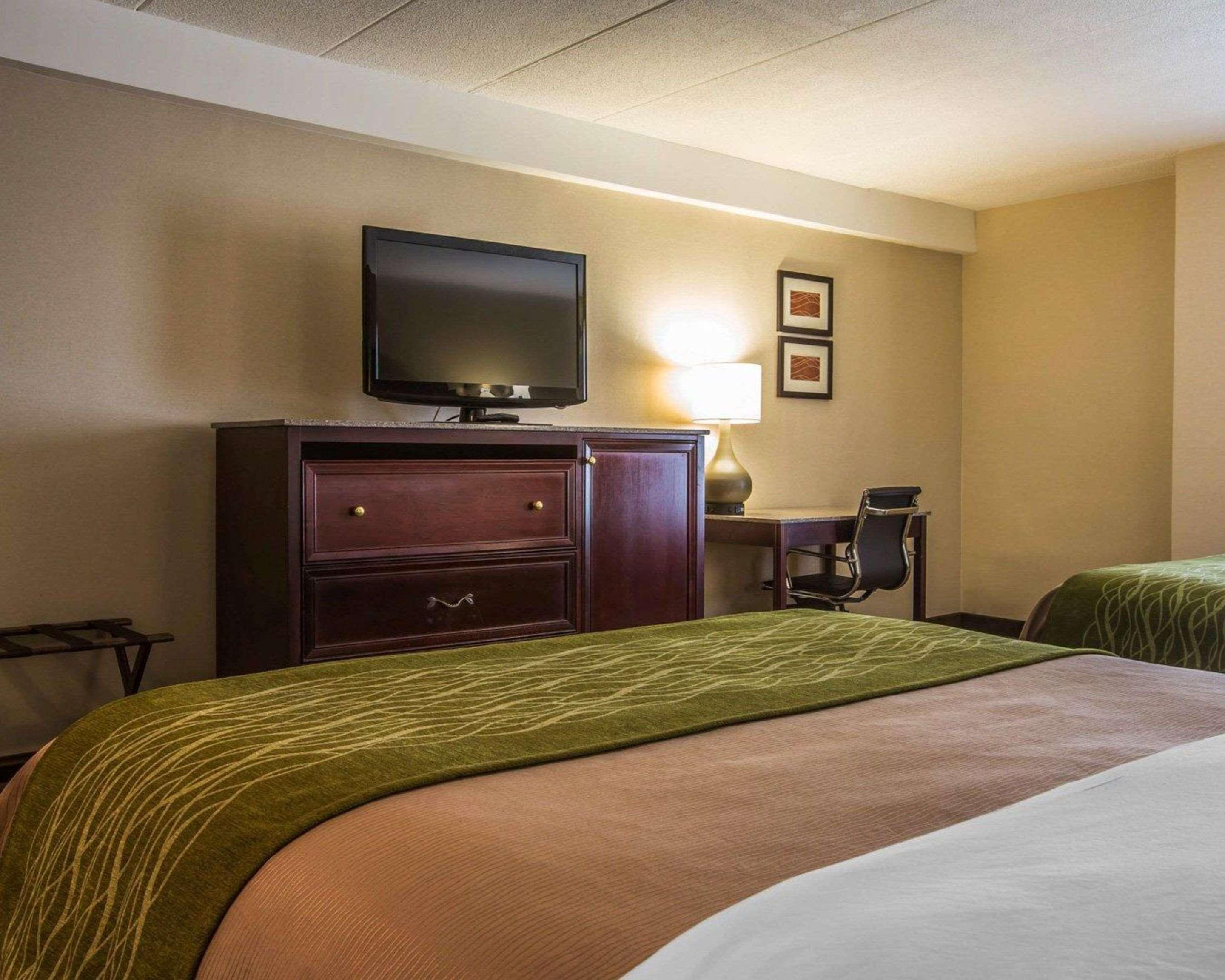 Comfort Inn Airport Manchester Buitenkant foto