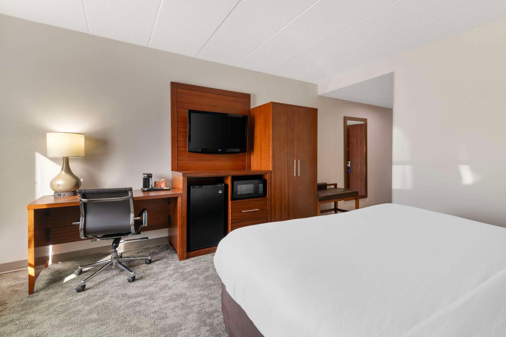 Comfort Inn Airport Manchester Buitenkant foto