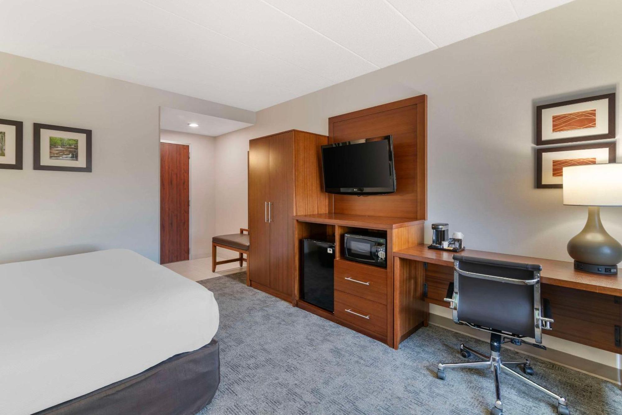 Comfort Inn Airport Manchester Buitenkant foto