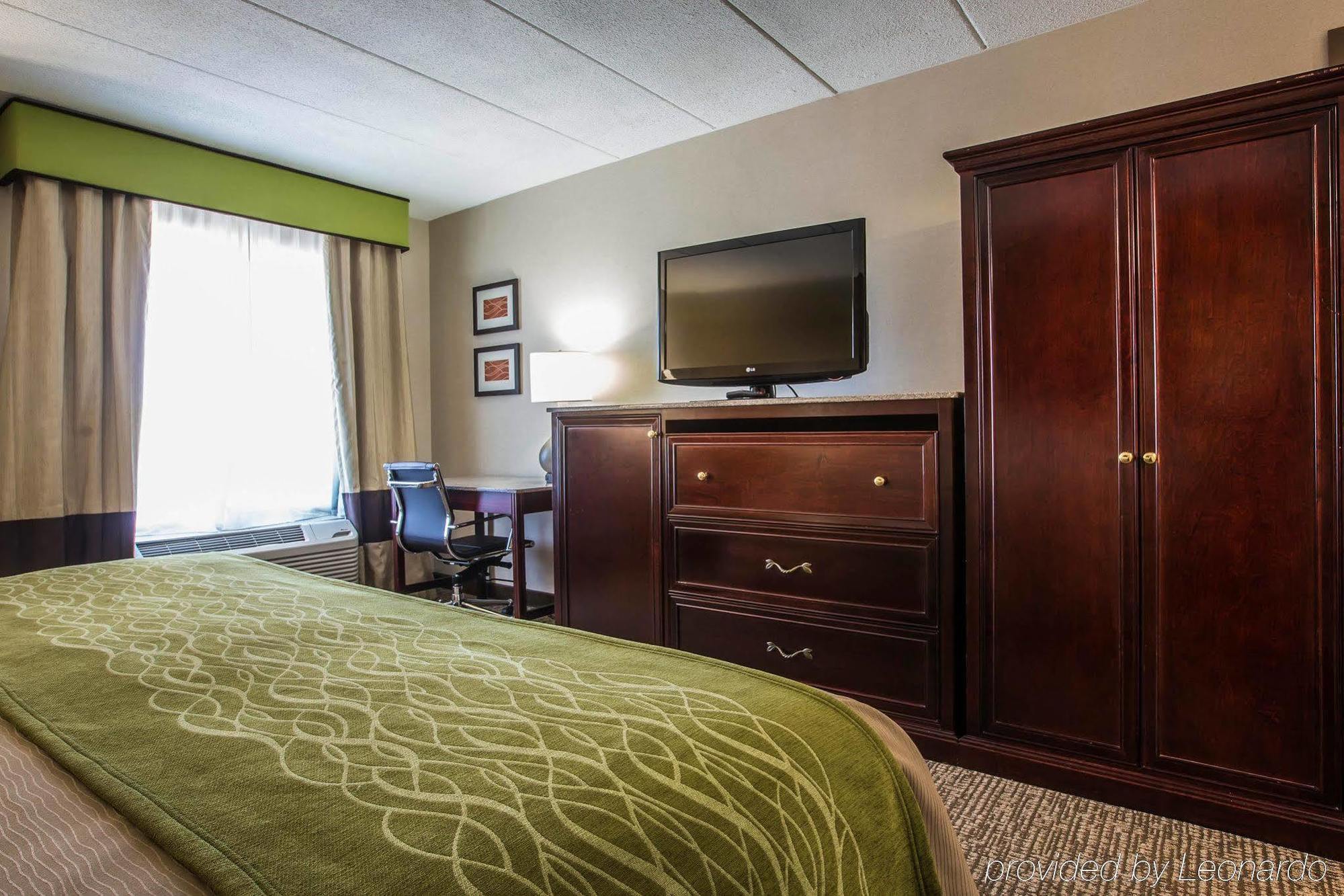 Comfort Inn Airport Manchester Buitenkant foto